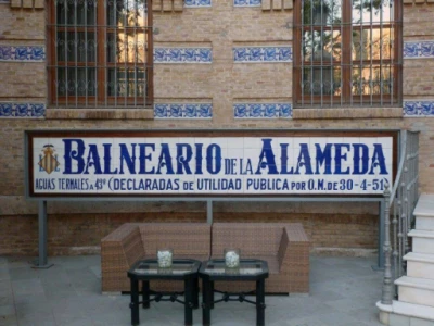 El Ayuntamiento de Valencia identifica 107 rótulos, ubicados en la ciudad, que deben ser protegidos por su antigüedad o importancia patrimonial.